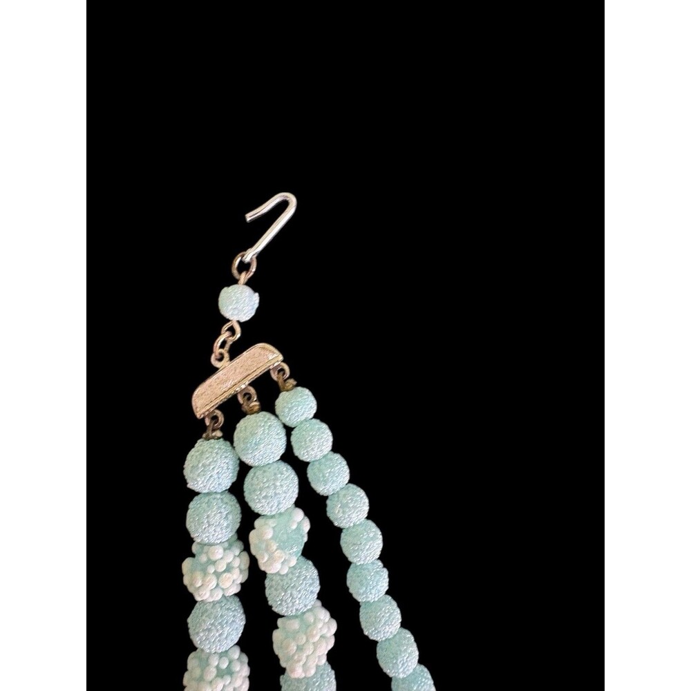 Vintage Triple Strand Beaded Necklace Aqua Blue Textured Beads Silver Tone Clasp - Picture 6 of 7